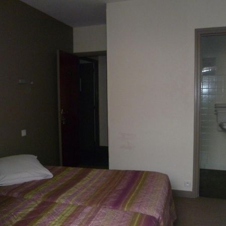 קונקרנו Hotel Du Port מראה חיצוני תמונה