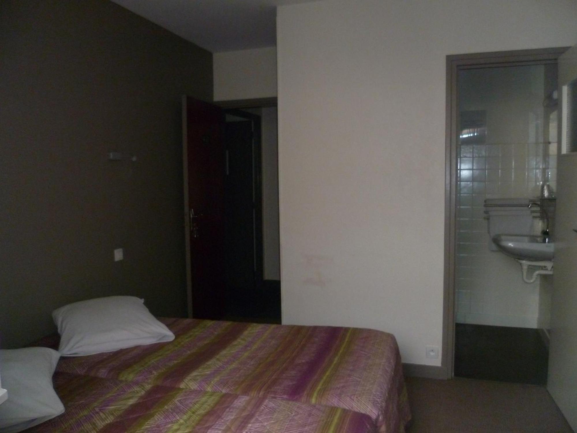 קונקרנו Hotel Du Port מראה חיצוני תמונה