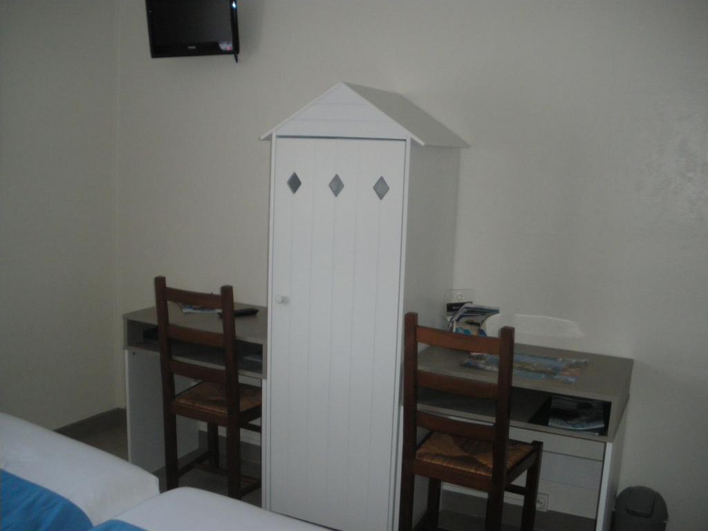 קונקרנו Hotel Du Port חדר תמונה