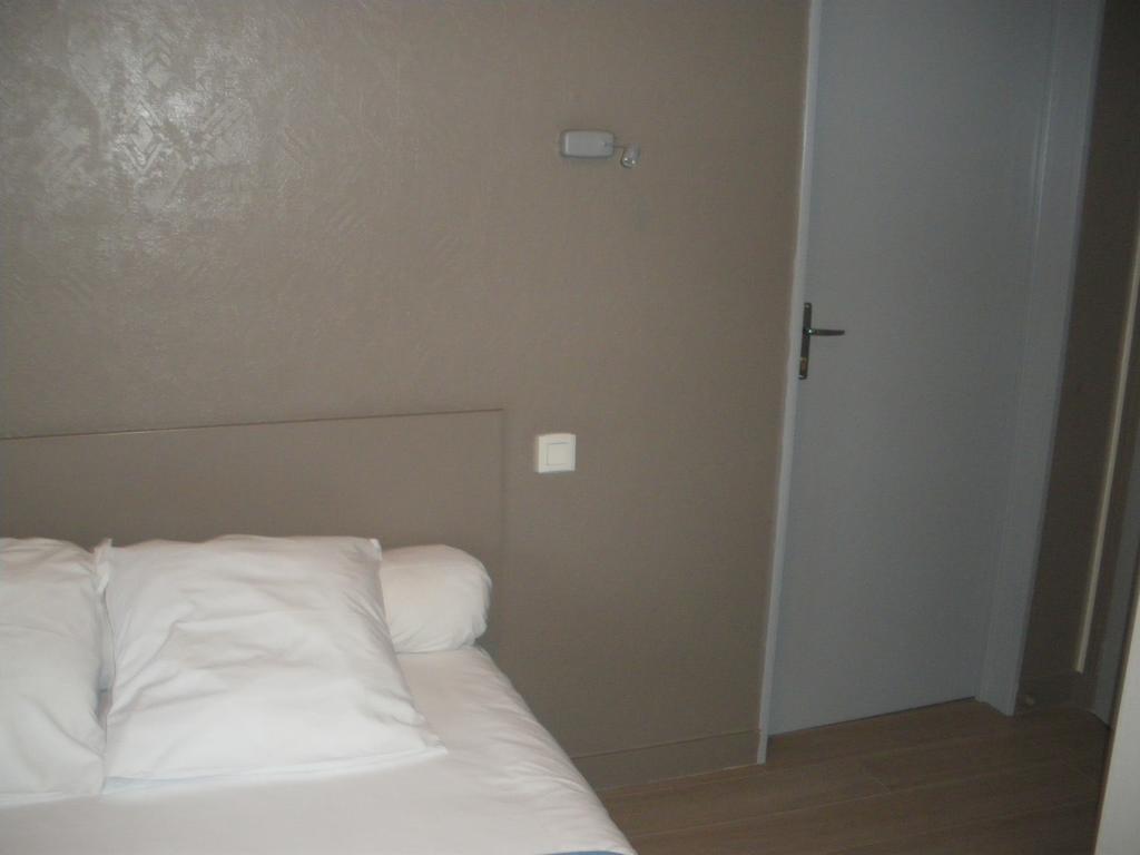 קונקרנו Hotel Du Port מראה חיצוני תמונה