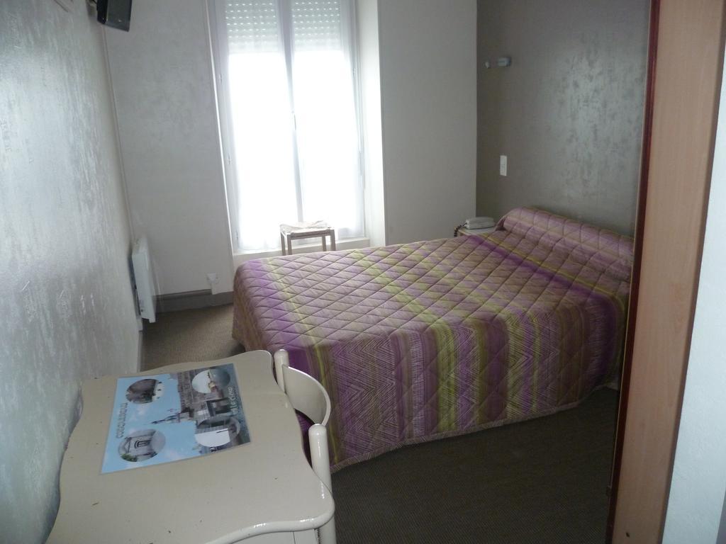 קונקרנו Hotel Du Port מראה חיצוני תמונה